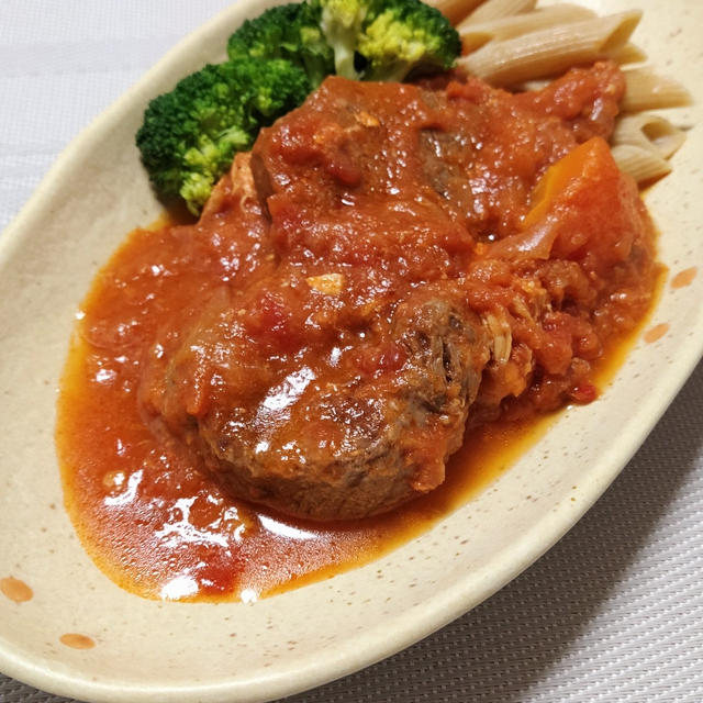 牛スネのトマト煮