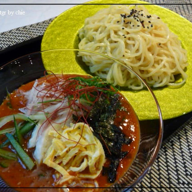 真っ赤な冷やしつけ麺