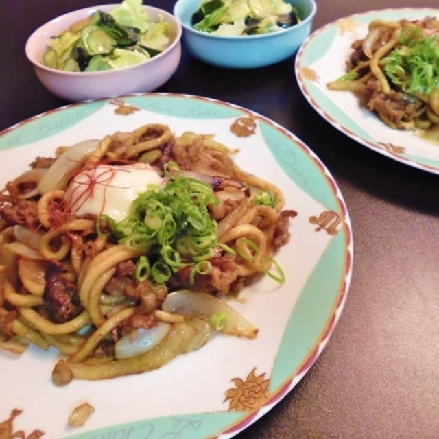 とろーり温泉たまご落とし焼きうどん