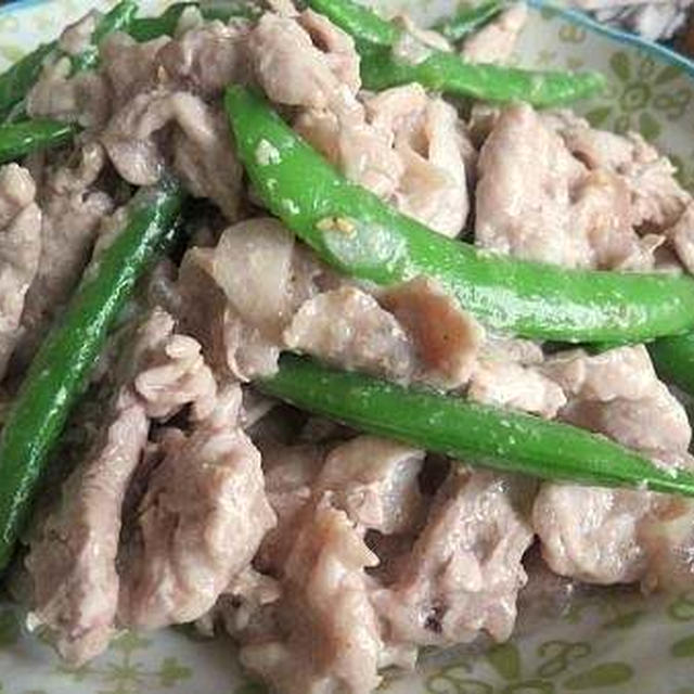 ズボラでやわらかしみしみ♪　豚こま肉とスナップエンドウのにんにく塩炒め