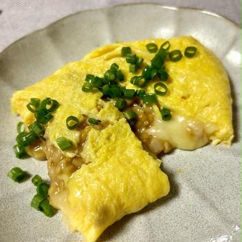 納豆チーズ玉子焼き。たんぱく質たっぷり、お酒が進むヘルシーおつまみ。