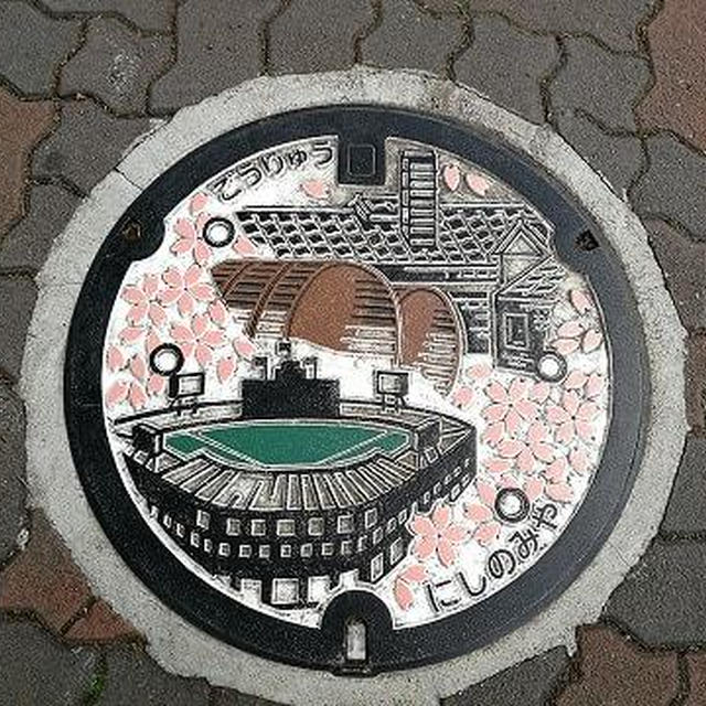 桜のマンホール