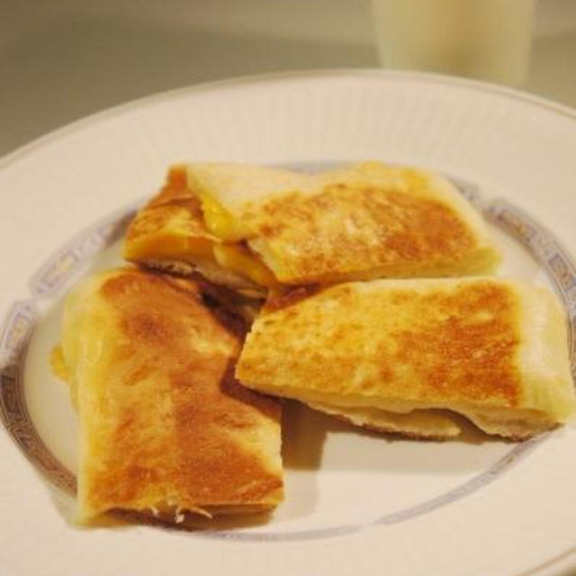ナンシリーズ～ガーリックチーズ・サンド【フライパンで焼く簡単パンレシピ：工程写真付き】