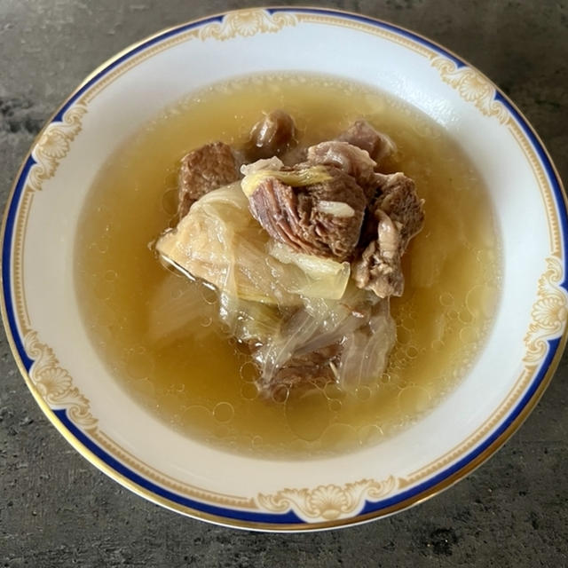 【レシピ】 圧力鍋でほったらかし！なのに家でレストランのような味に「牛すね肉と玉ねぎの白ワイン煮込み」