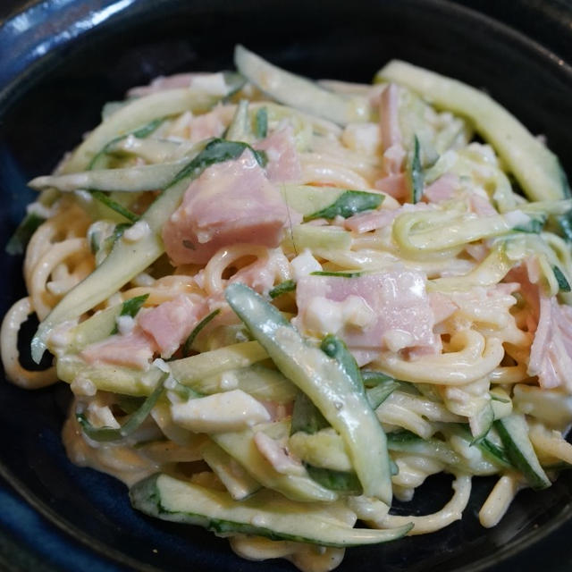 昭和が過ぎる、カラヒグ麺のスパゲッティサラダ
