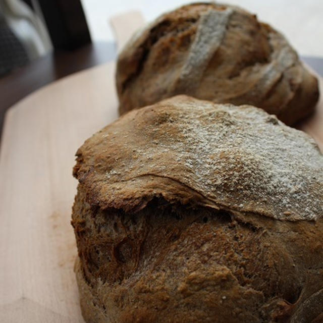ある日曜日のこと：自家製天然酵母パン