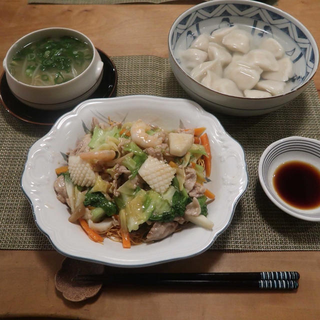 長崎皿うどんと水餃子の晩ご飯と　紫陽花にかたつむり♪