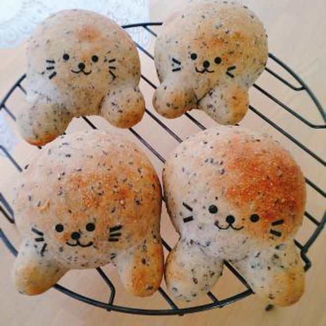 ゴマちゃんパン♪サバマヨサンド・粒あんサンド♪