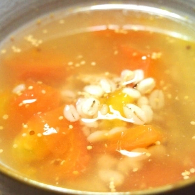 トマトと押し麦のスープ