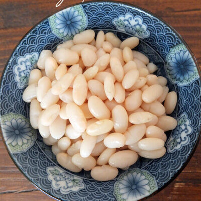 豆を崩さずふっくらと煮る