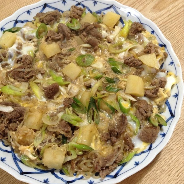 久しぶりの牛肉メイン料理　「牛すき焼き丼」