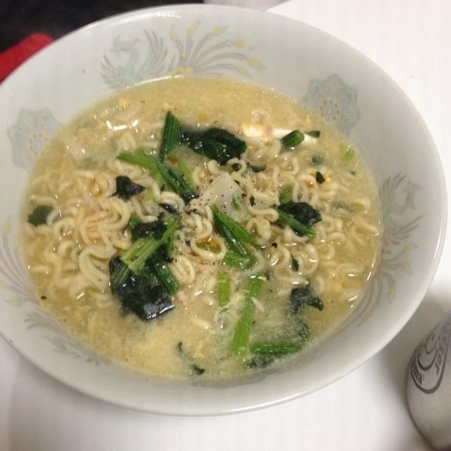 期限間近のワンタン麺