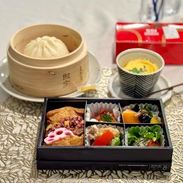 夜ごはん第二弾　ANAのお弁当と551の豚まん