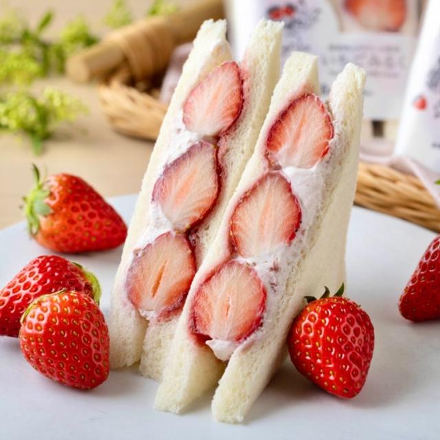 【ローソン】初コラボ♡ICHIBIKO監修 いちごみるくサンド&おやつコッペ