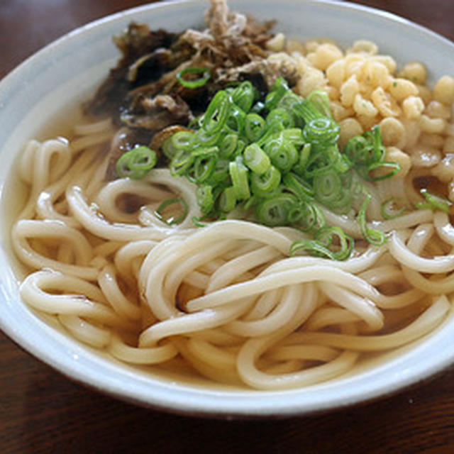 外人のお客にも「朝うどん」