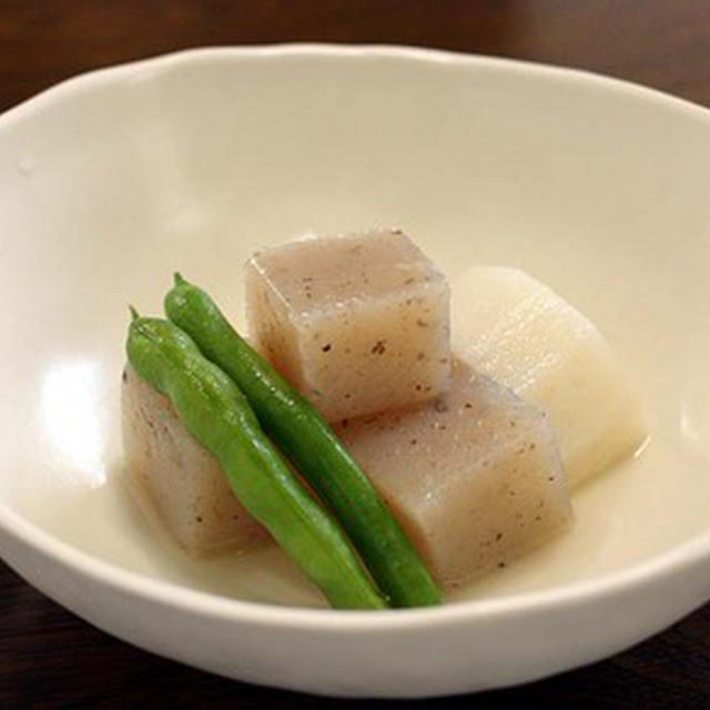 「こんにゃくと長芋の炊き合わせ」って変ですかねぇ・・・