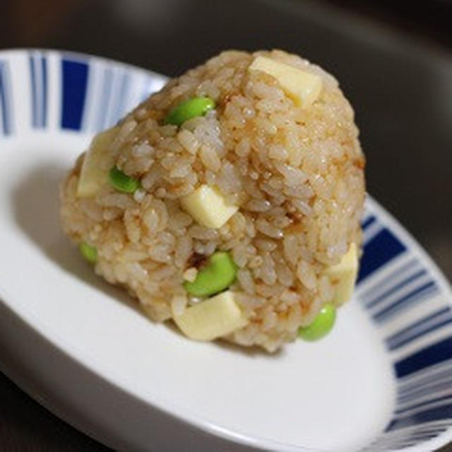 6月8日　　枝豆かかチーズにぎり