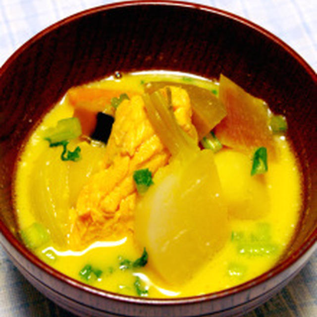 白味噌とチーズの根菜スープ☆鮭のアラ大活躍：お安い食材チャレンジレシピ企画その1