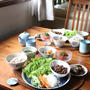 韓国風、細切り牛肉と野菜のサンチュ巻き・献立。