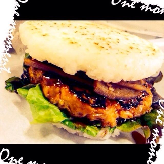 きんぴらと蓮根入り鶏つくねのライスバーガー☆