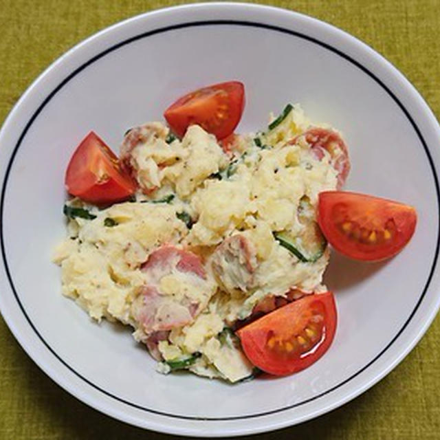 牛乳を加えて、しっとりタイプのポテトサラダ
