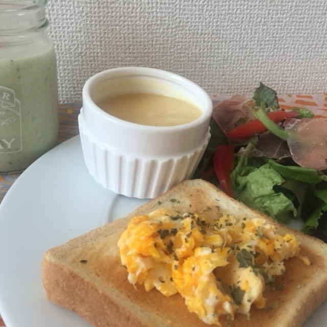 朝ごはん(((o(*ﾟ▽ﾟ*)o)))マヨわさびの生ハムサラダ