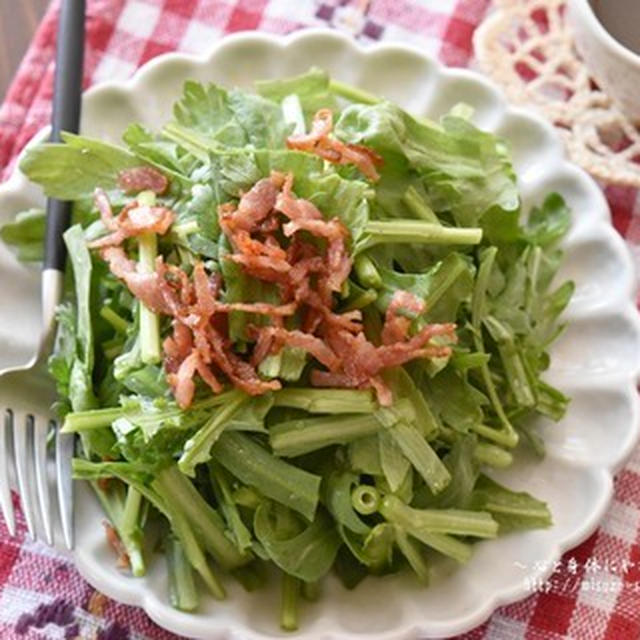 【レシピ・副菜・動画】ほろ苦さがやみつき！春菊とカリカリベーコンの中華風サラダ