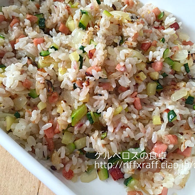 創味シャンタン粉末タイプで作るスパムとアスパラの炒飯