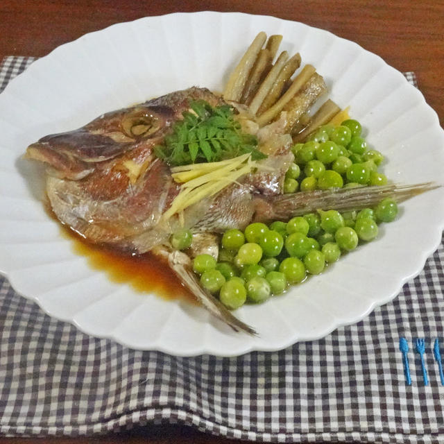 こってり 甘辛～！えんどう豆とごぼうの鯛あら炊き