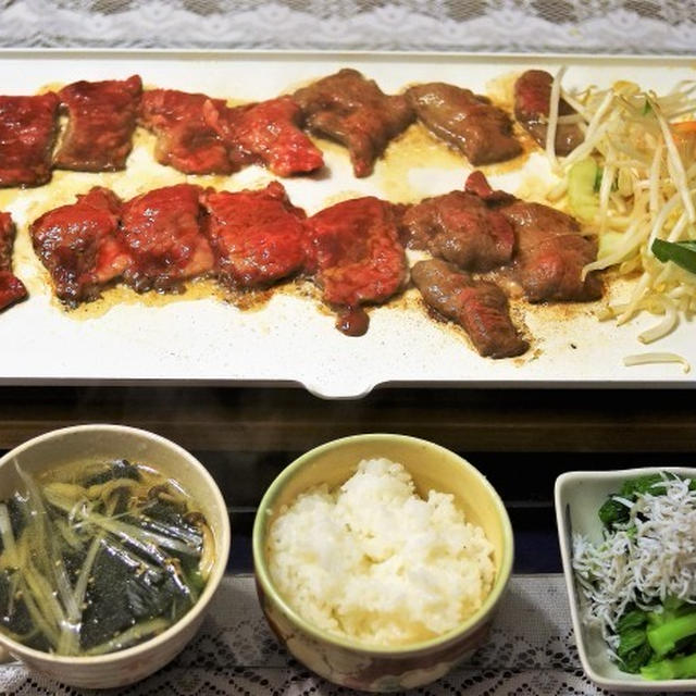 ■一人晩ご飯【焼肉／菜の花シラス／ワカメと葱のスープ】