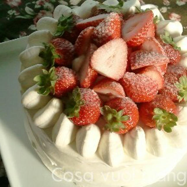 ＋HAPPY BIRTHDAY !!　苺のデコレーションケーキ＋