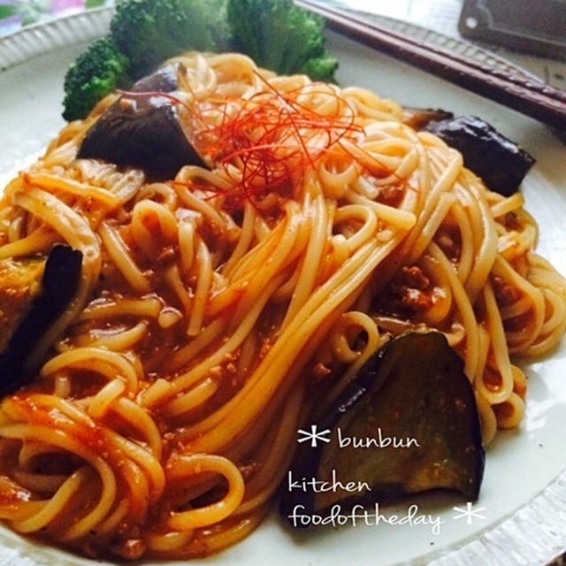 麺に絡んでウマっ！の麻婆茄子うどん♡