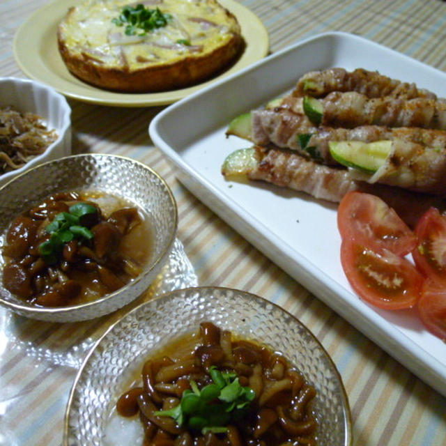 ズッキーニの豚バラ巻きともやしのオープンオムレツの献立　夕ご飯