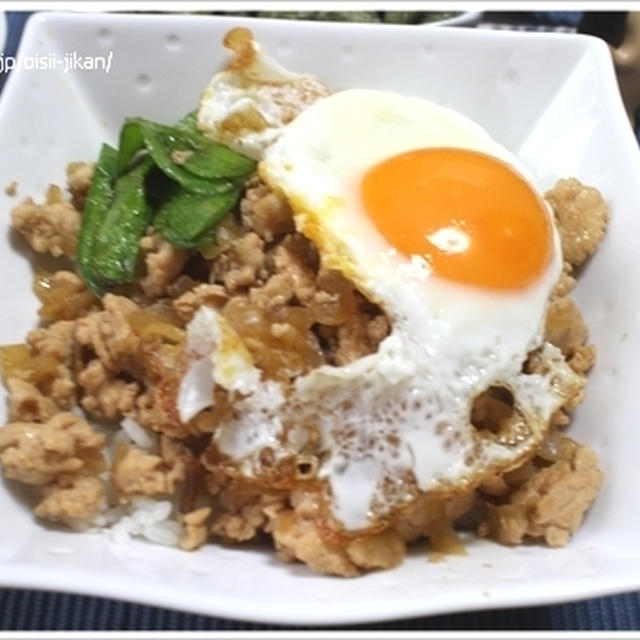 甘辛そぼろ丼