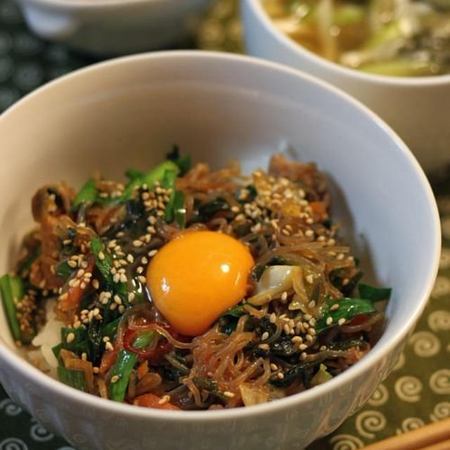 ピリ辛こんにゃく豚丼♪　　新しい国の代表者。
