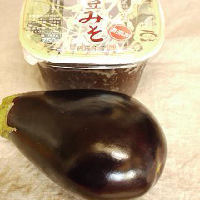 おいしい組み合わせ。。米茄子のおから赤味噌トマトソース詰め