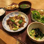 牛肉の野菜炒めなど和の晩ご飯　と　イチゴ型のミニトマト♪