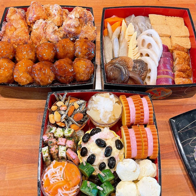 おせちができました〜！！皆さんよいお年を〜！！