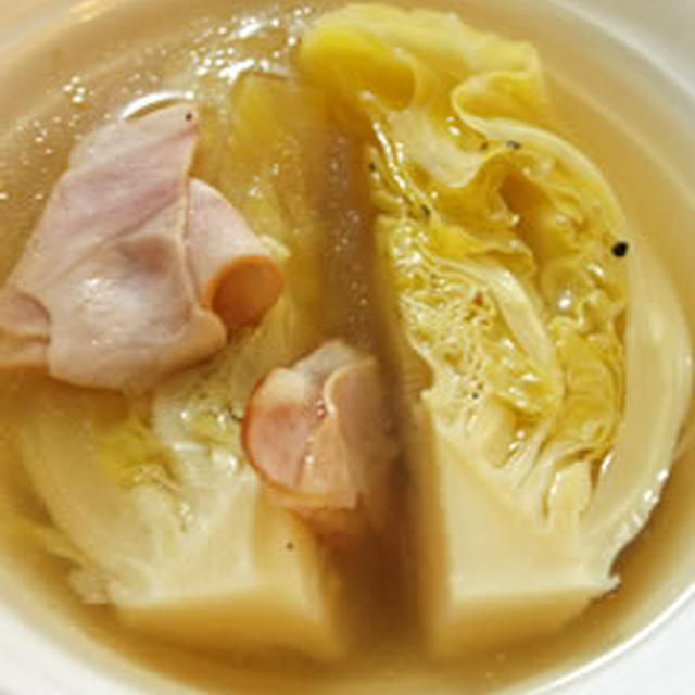 キャベツとベーコンの煮物