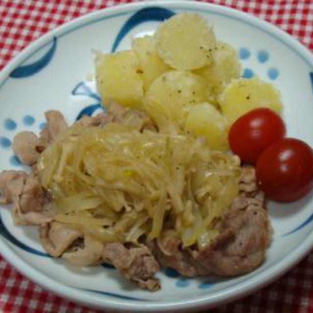 フライパン１つで簡単！豚肉ソテーをえのきと玉ねぎの和風ソースで。