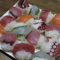 大人も子どももよろこぶ♪アイデアを＋（プラス）したSUSHIレシピということで「てまり寿司」