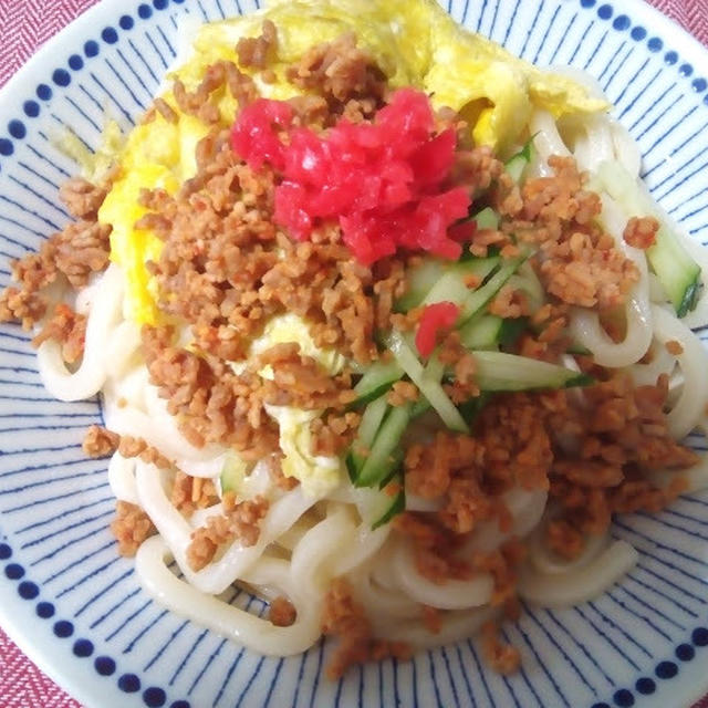 ピリ辛そぼろの冷やし混ぜうどん