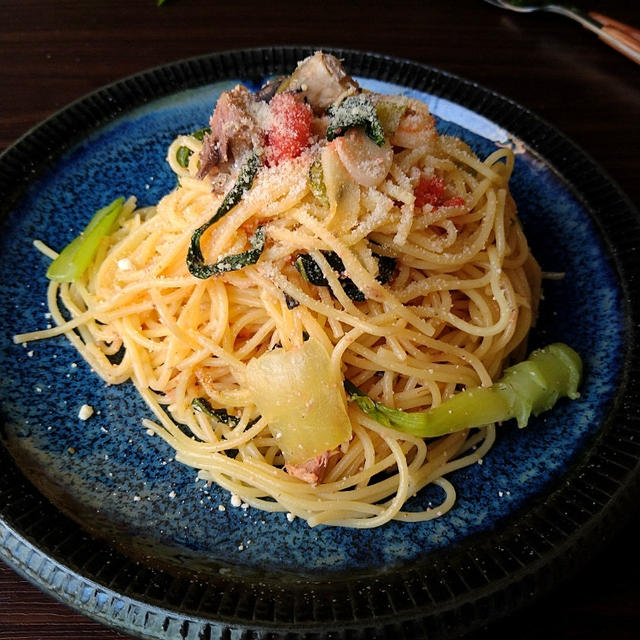 夏休みランチにワンパンパスタ☆焦がしニンニクの明太チーズパスタ〜大分県産にんにく〜