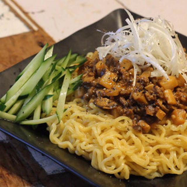 【recipe】ジャージャー麺／モスバーガー