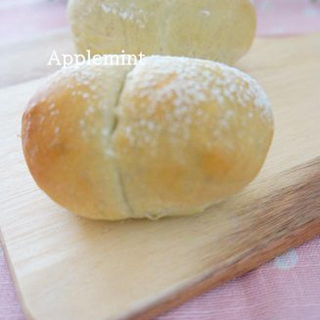 ほんのり抹茶色のお尻パン