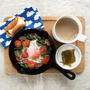 6月16日の朝ごはん。調理時間10分。インゲンたっぷりスキレット目玉焼き