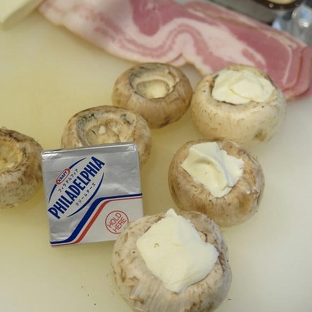 お昼ごはん。　きゅうりとトマトのおひたしと長芋のソーメンと、マッシュルーム