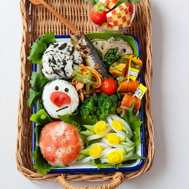 お弁当にひとつ入れてあげるだけで可愛くなるおかず「かまぼこお花編」