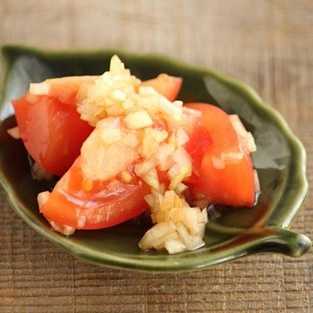 簡単・副菜♪トマトと玉ねぎの中華風サラダ