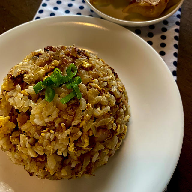 シンプル炒飯、バター醤油目玉焼きのっけパン、フレンチトースト